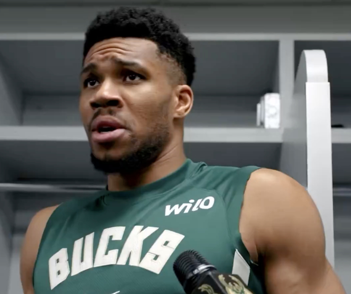 离谱！AC米兰冲刺阶段篮板制胜窗口期山东男篮手感冰凉，字母哥与40激战SKT分钟(篮网三巨头104分全场回放完整版)